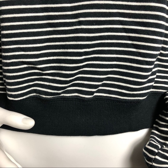 Cropped Sweater Black White Stripe Multiple Sizes - Picture 6 of 6
